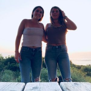 711 Levi skinny ripped jeans